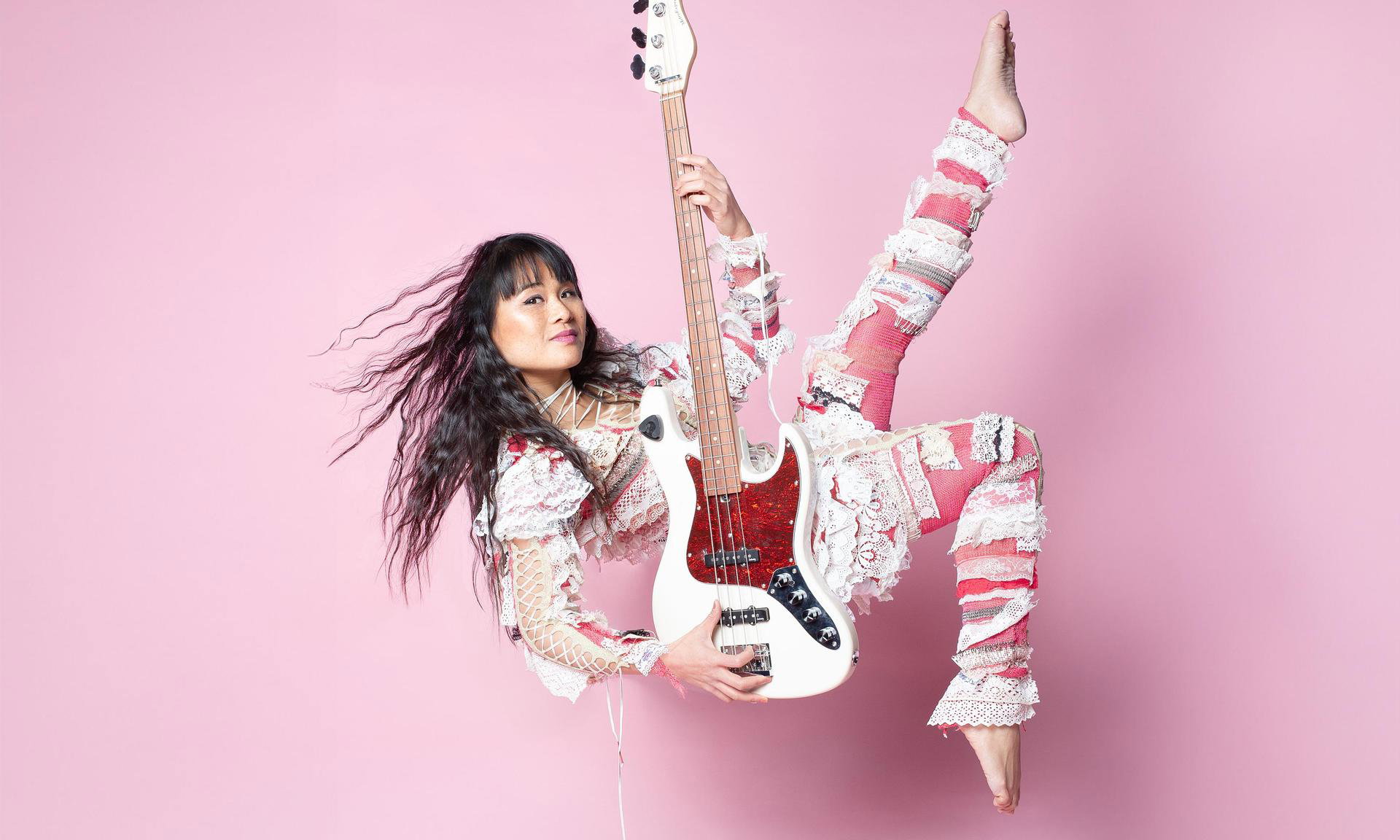 Nhung Dam - Legende van de witte slang - Nhung Dam en muzikant
