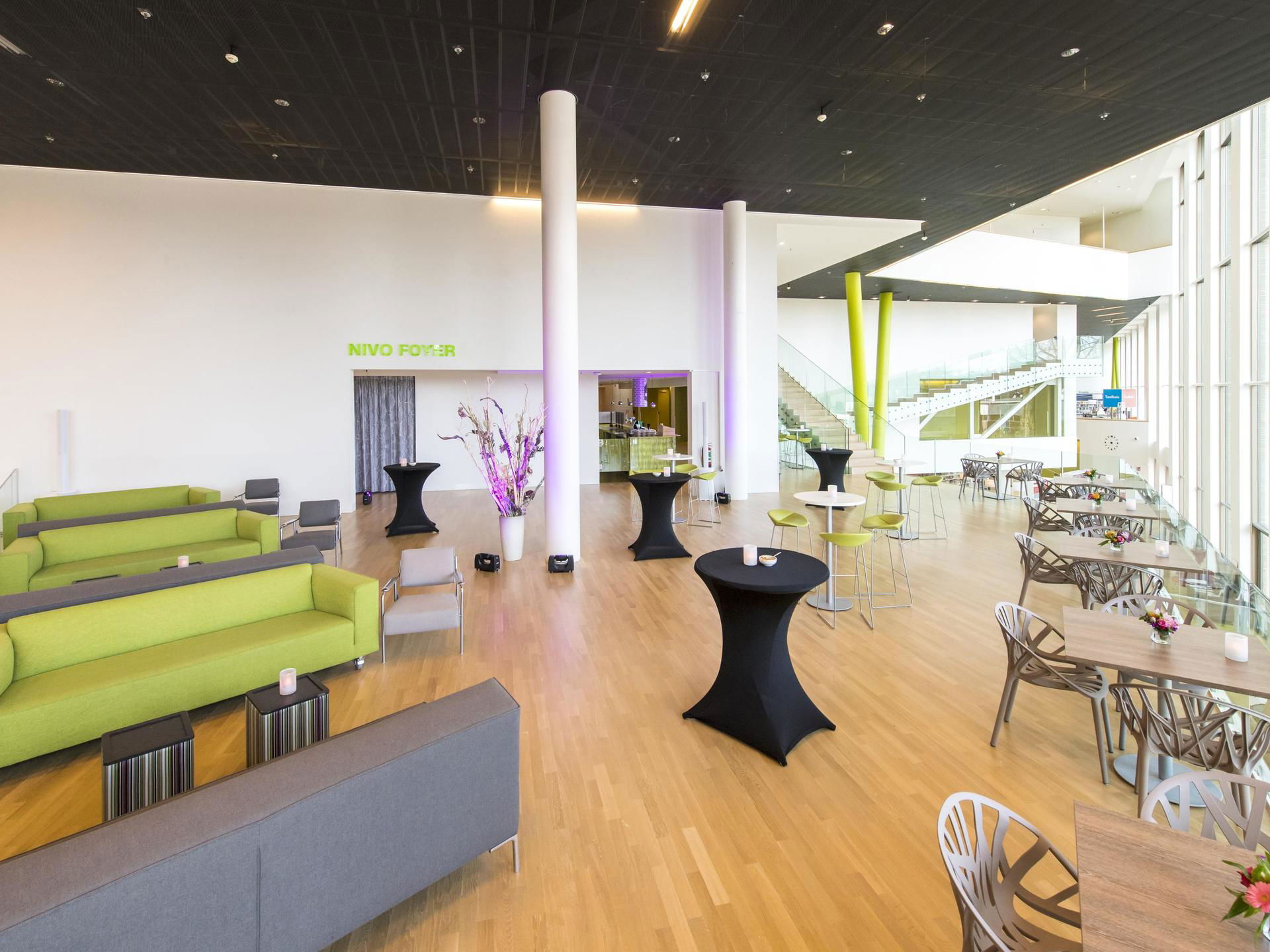 Mennega Lounge