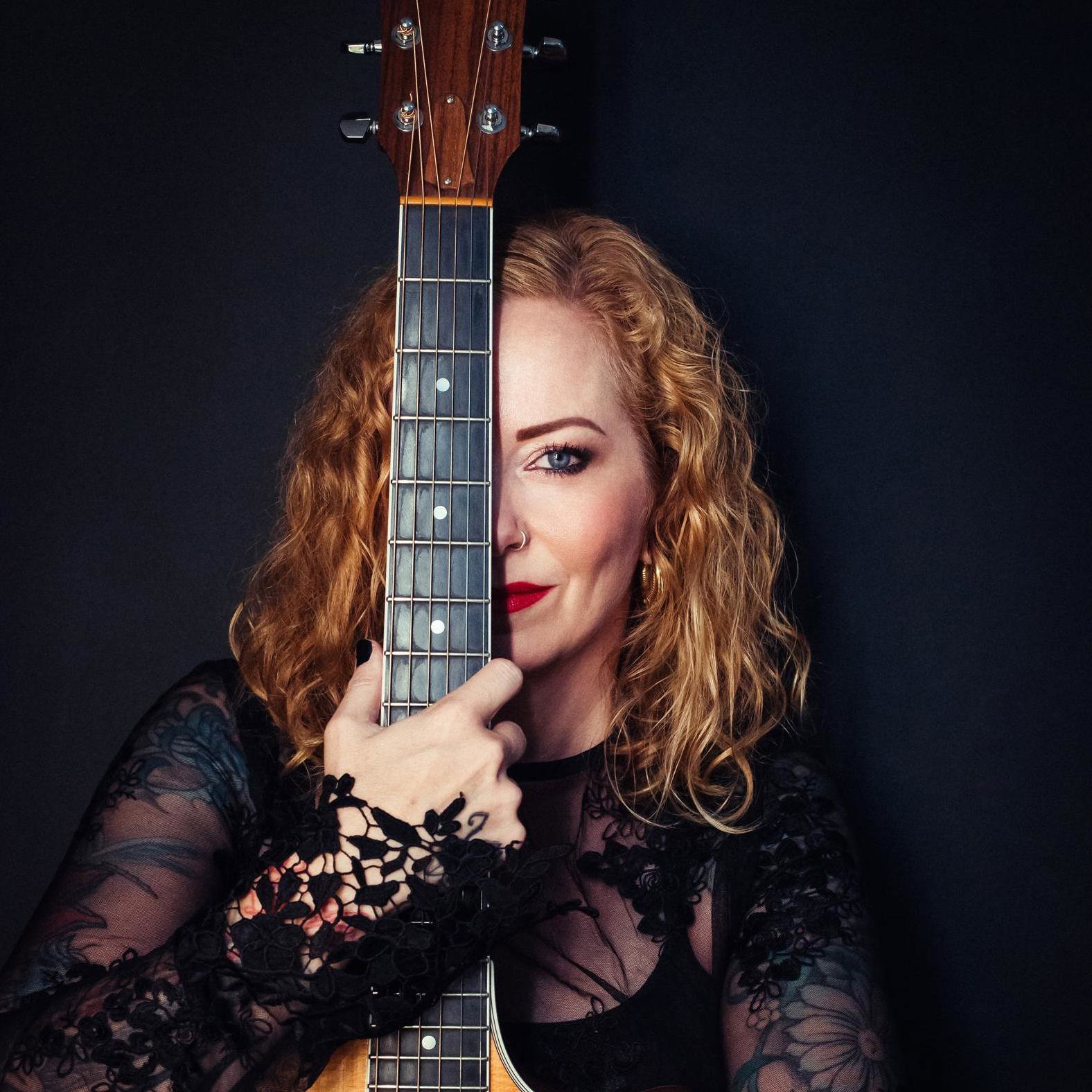Anneke van Giersbergen
