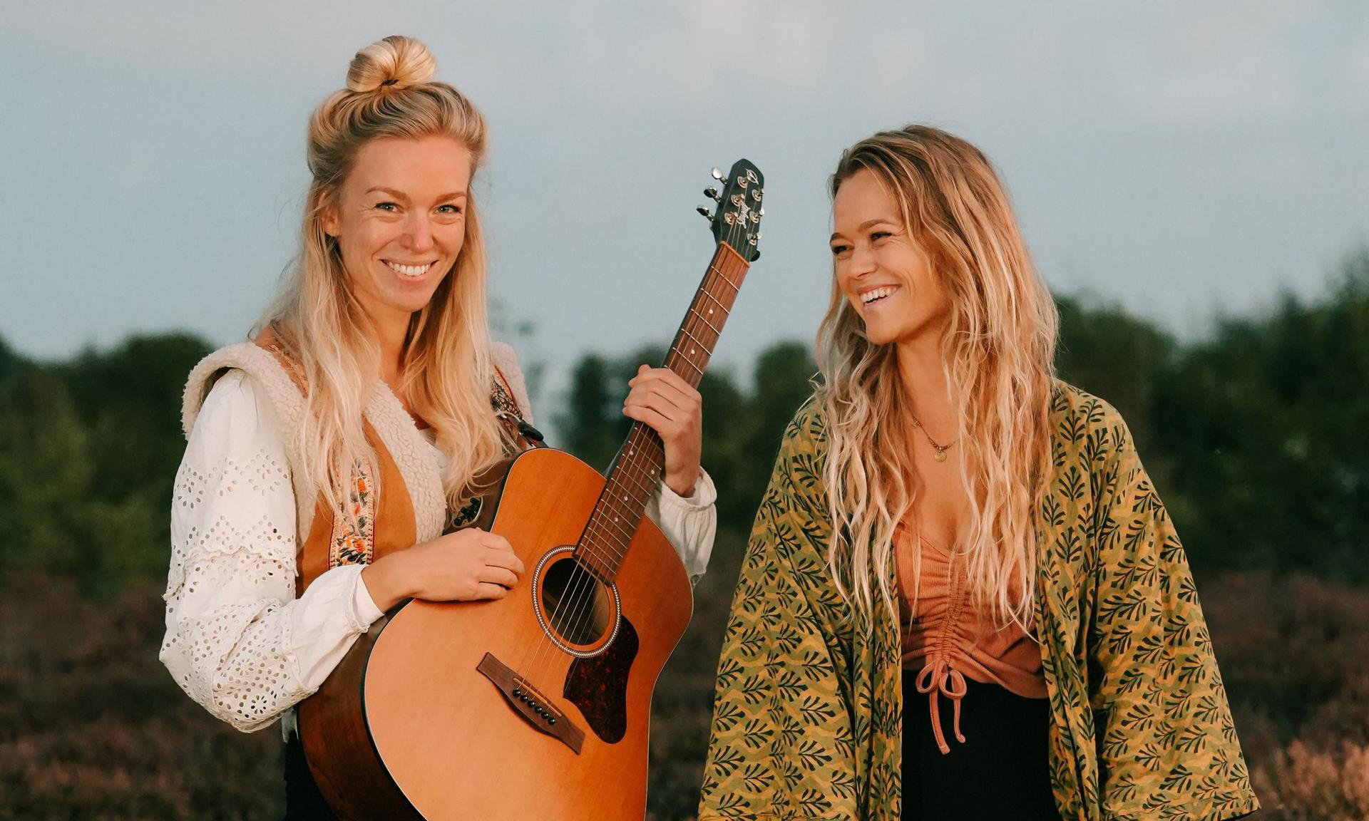 ANOUK & YORA