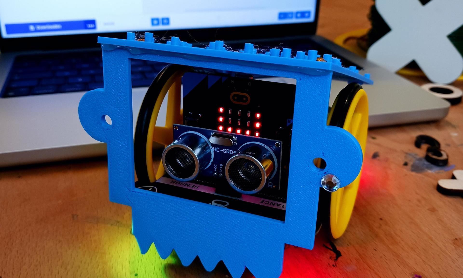 Digitale fabricage - Maak en programmeer je eigen rijdende robot (7+)